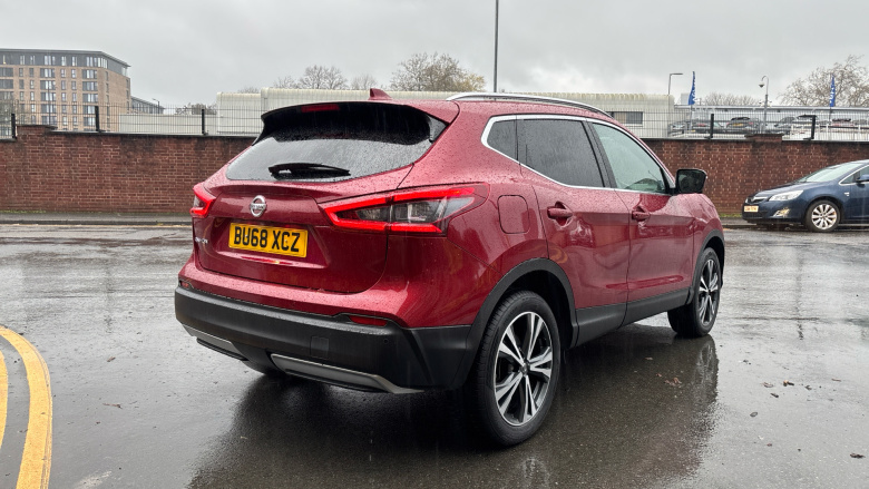 Nissan Qashqai 1.2 DiG-T N-Connecta 5dr Petrol Hatchback